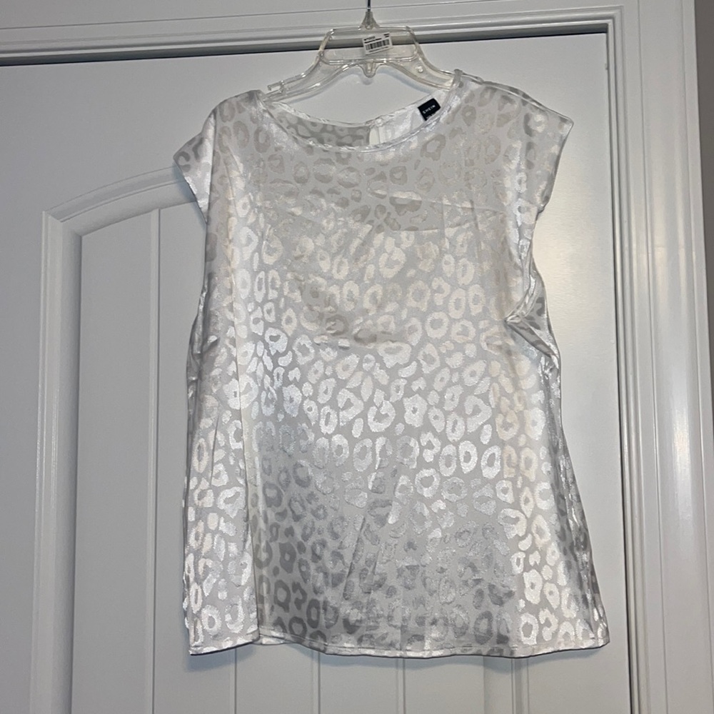 Shein White Cheetah Print Blouse Size Large - Picture 3 of 5
